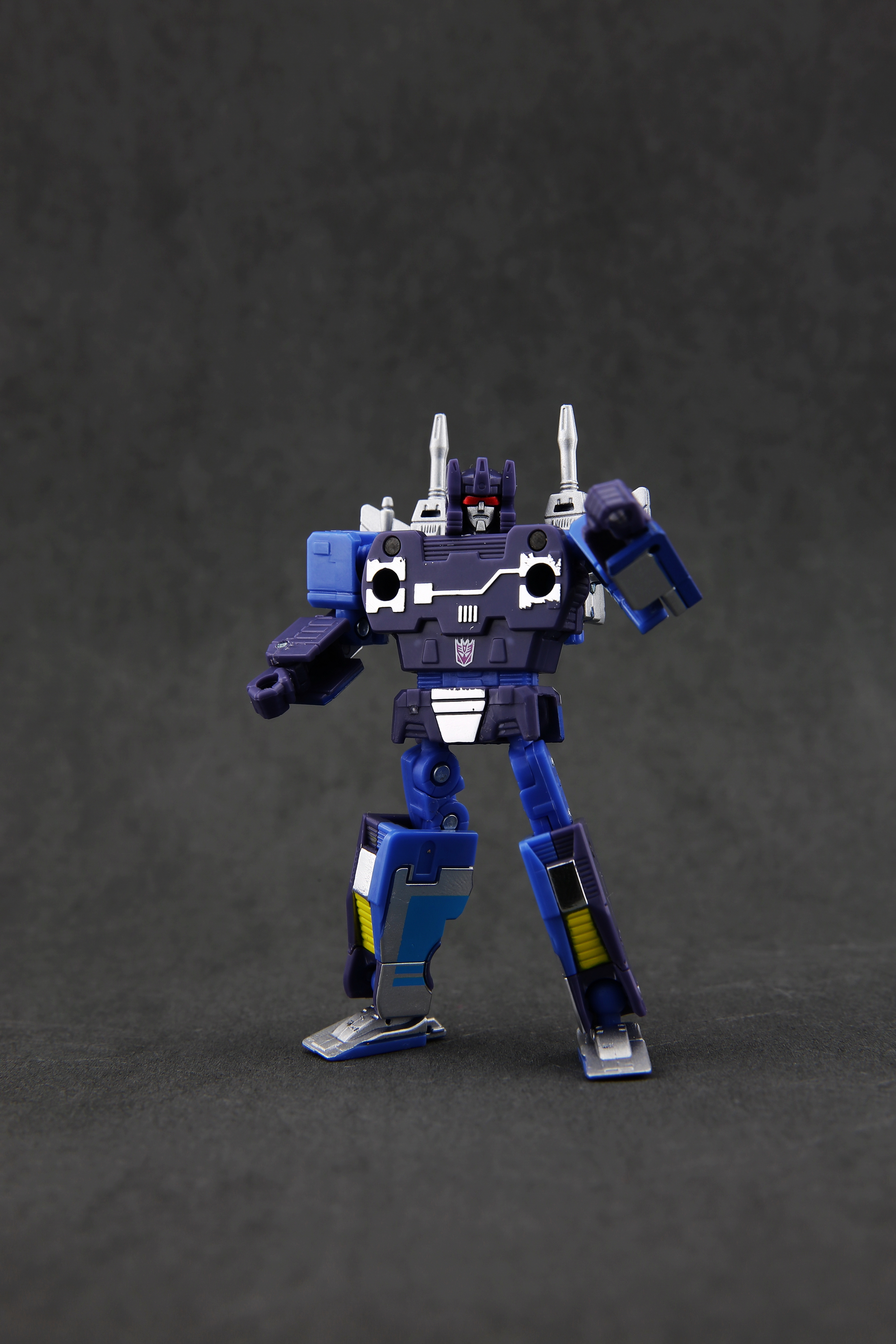 Transformers Masterpiece MP-16 Frenzy and Buzzsaw More BIGGER In
